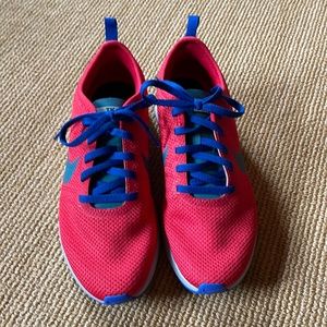 Nike women running shoes